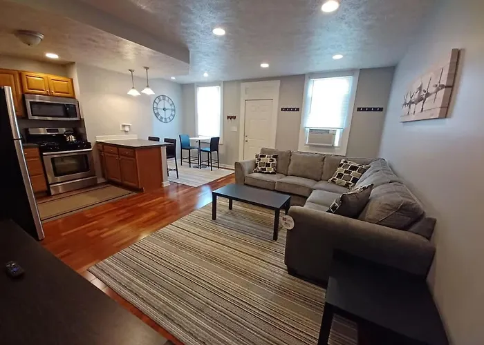 Cozy South Side Retreat - Free Parking - Fast Wifi Holiday home Pittsburgh