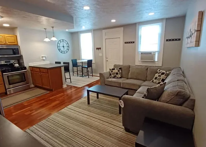 Holiday home Cozy South Side Retreat - Free Parking - Fast Wifi *