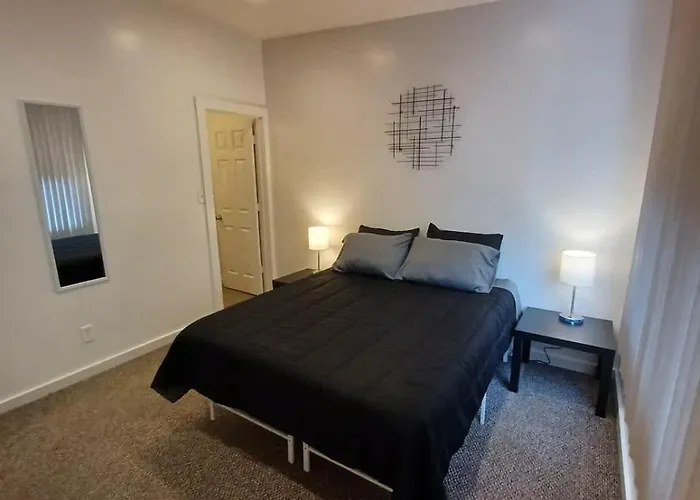 Cozy South Side Retreat - Free Parking - Fast Wifi Holiday home Pittsburgh